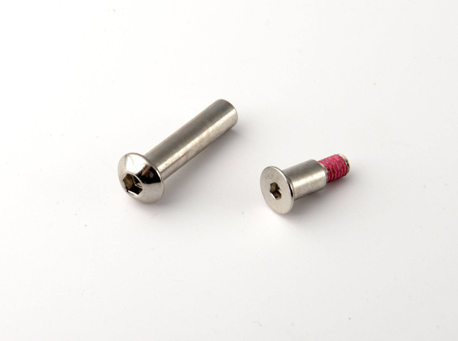Axle bolt internal thread, 33 mm